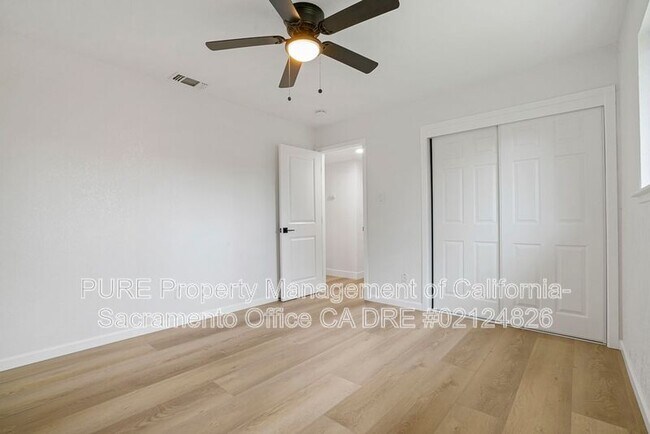 Building Photo - 5939 Gloria Dr