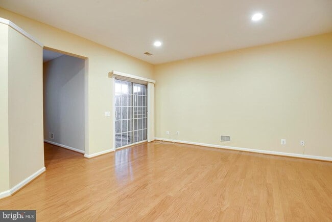 Building Photo - 4609 Fair Valley Dr