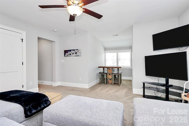 Building Photo - 136 Preston Rd