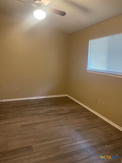 Building Photo - 512 Kellys Way