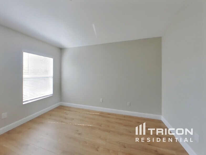 Building Photo - 10031 Landport Way
