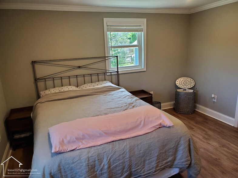 Primary bedroom - 1225 N 32nd St