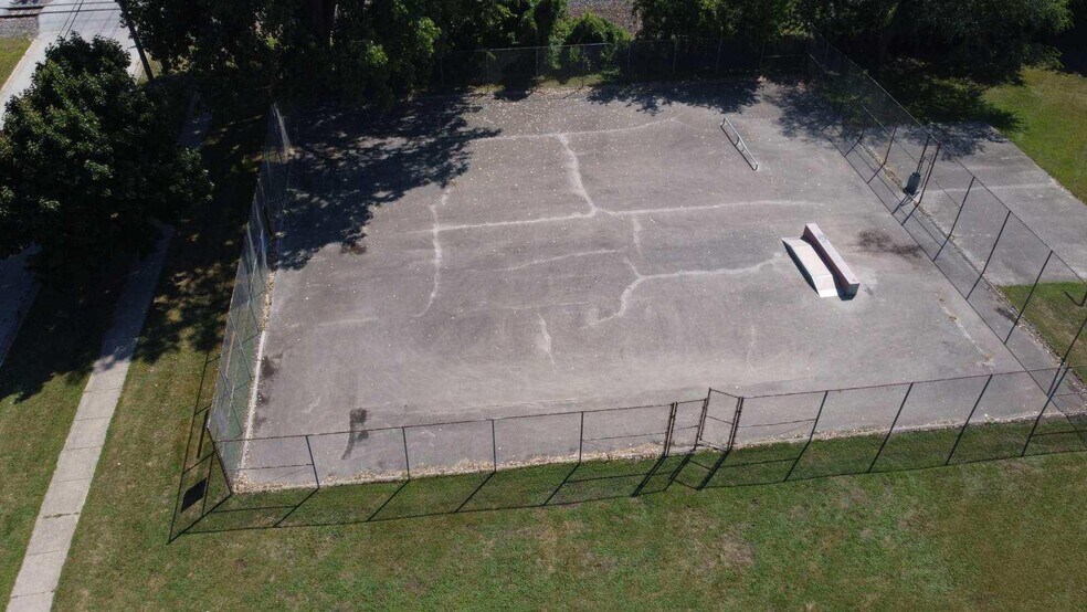 Building Photo - 3021 E 138th Pl