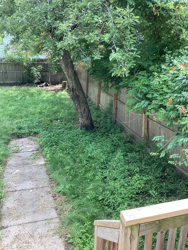 Building Photo - 1208 Howard St