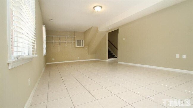 Building Photo - 5841 Sandstone Dr