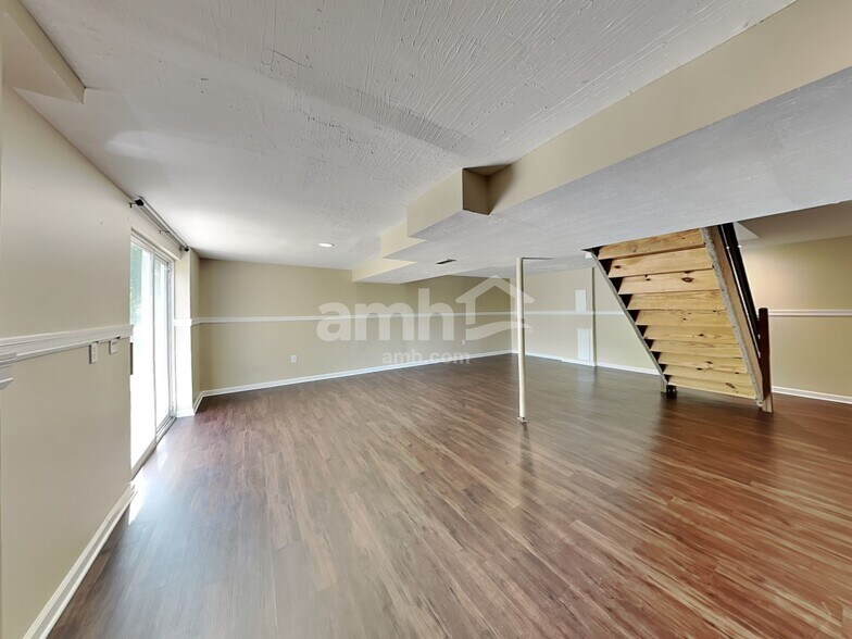 Building Photo - 6488 Jayfield Dr