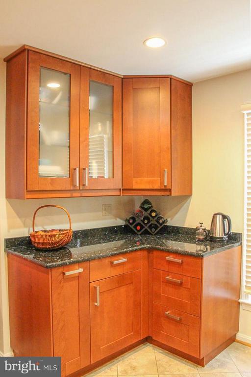 Building Photo - 7530 Manigold Ct