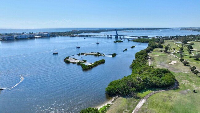 Building Photo - 235 Fordham Dr