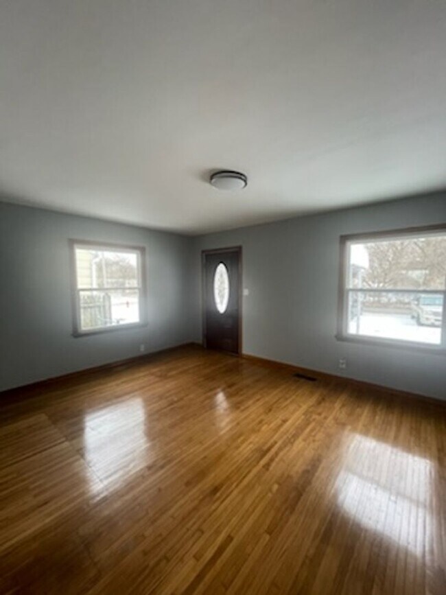 Building Photo - Charming 3-Bedroom Home with Large Yard – $1,540/month!