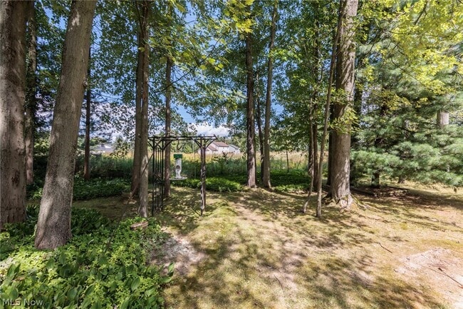 Building Photo - 33403 Cromwell Dr