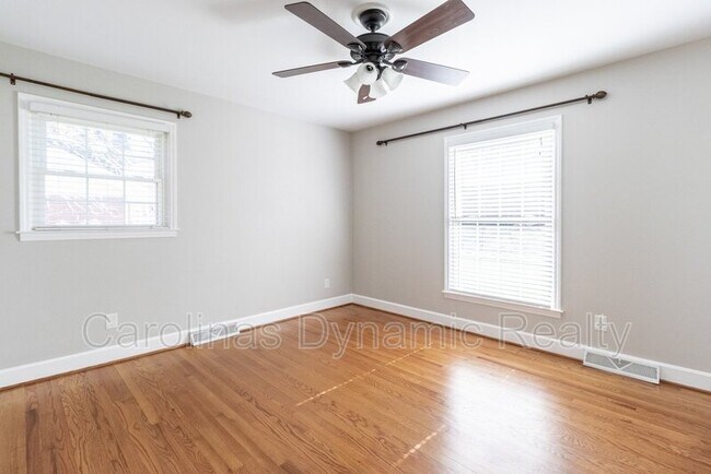 Building Photo - 6618 Castlegate Dr
