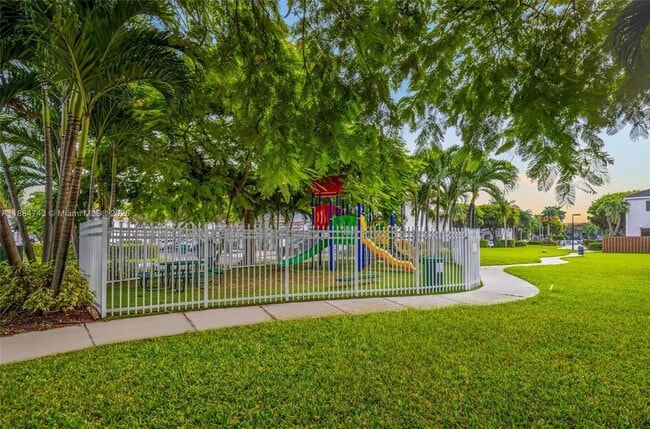 Building Photo - 5625 NW 112th Path