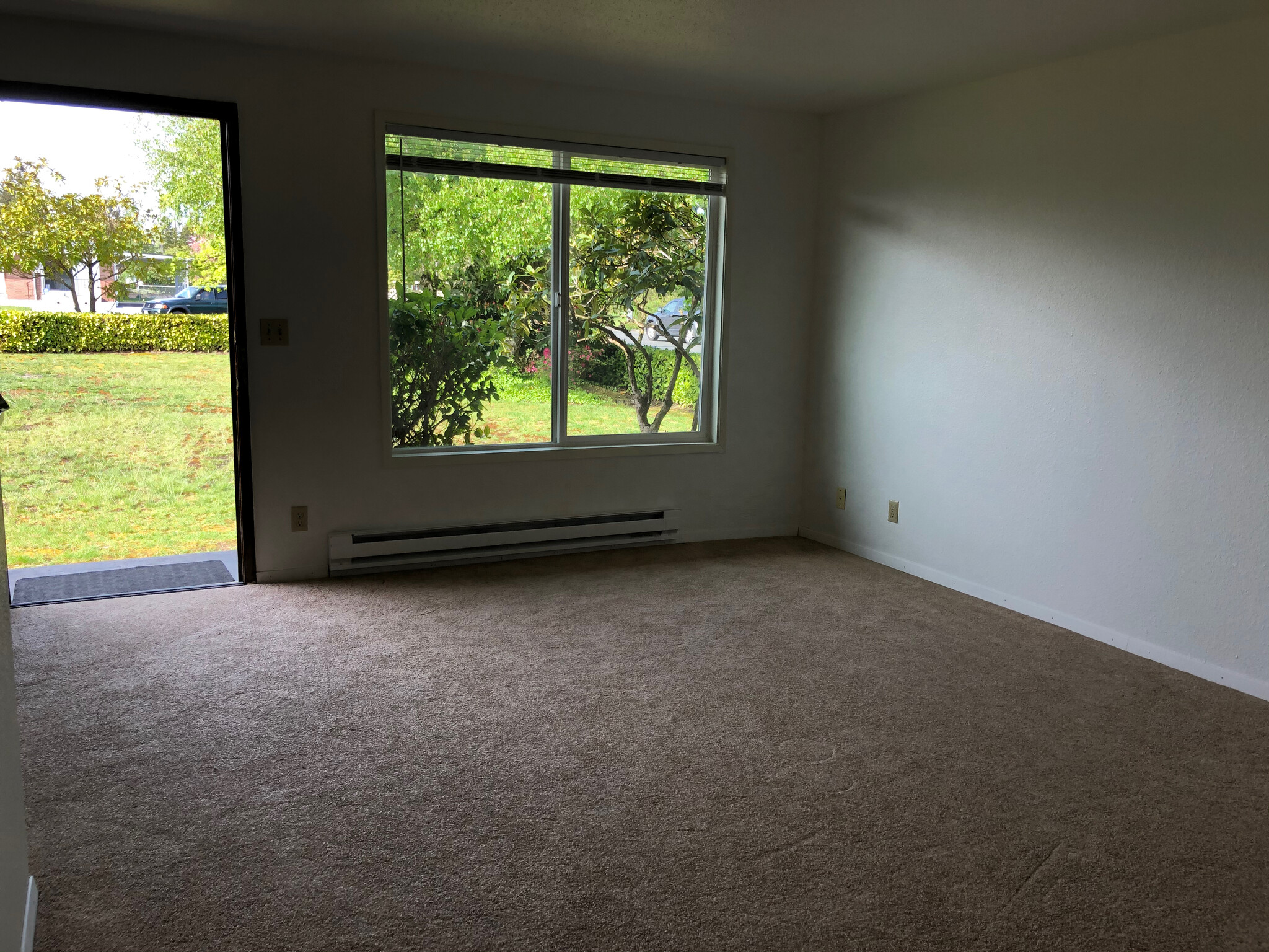 Living Room - 8402 E McKinley Ave
