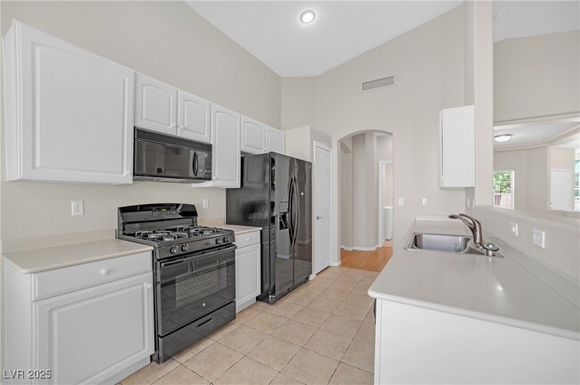 Building Photo - 2042 Hobbyhorse Ave