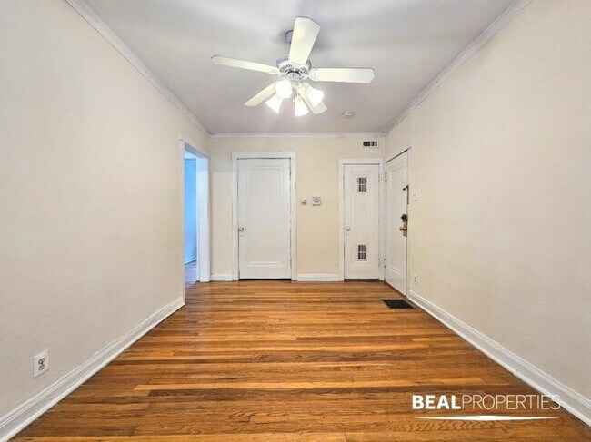 Building Photo - 1 bedroom in CHICAGO IL 60657