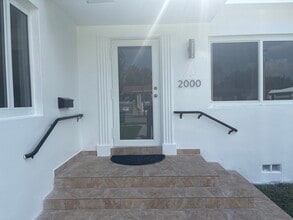 Building Photo - 2000 SW 17th St