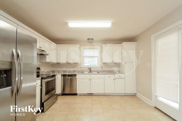 Building Photo - 118 S Ridge Dr