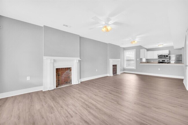 Building Photo - 1834 Parkwood Ave