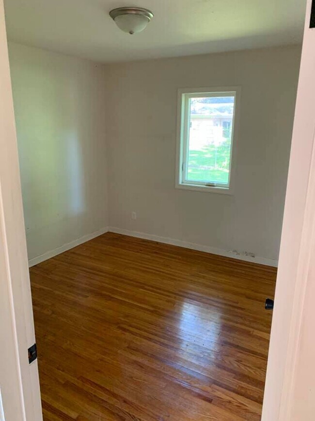 Building Photo - 1217 Highland Ave