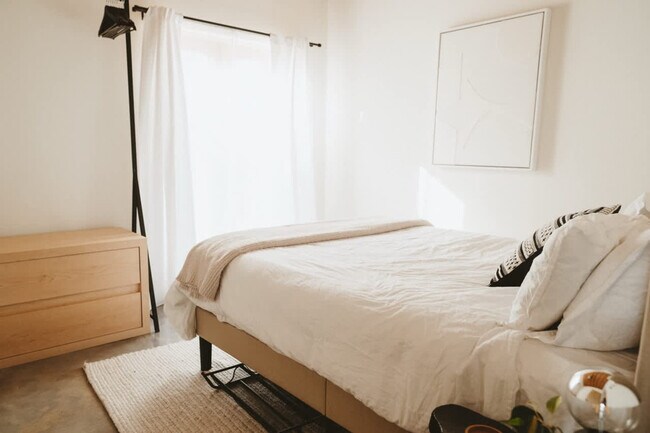 Building Photo - 514 Hook St