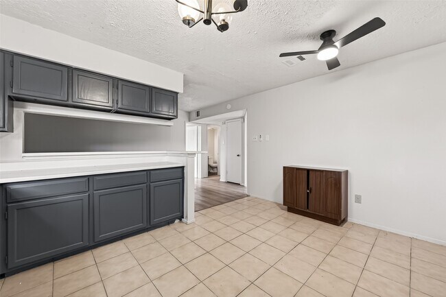 Building Photo - 710 Beechbend Dr