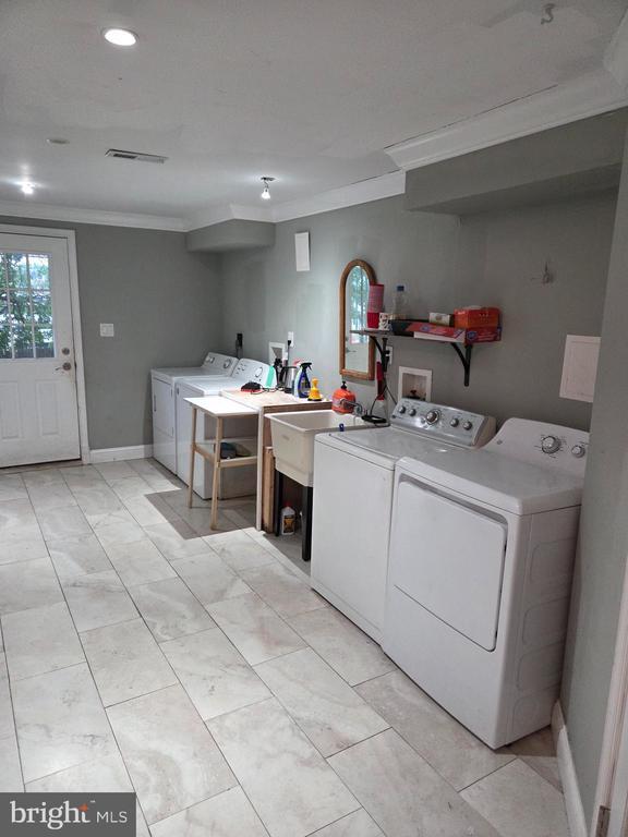 Building Photo - 13071 Cardella Pl