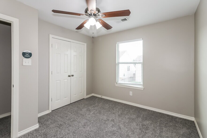 Building Photo - 10110 Berrybriar Ln