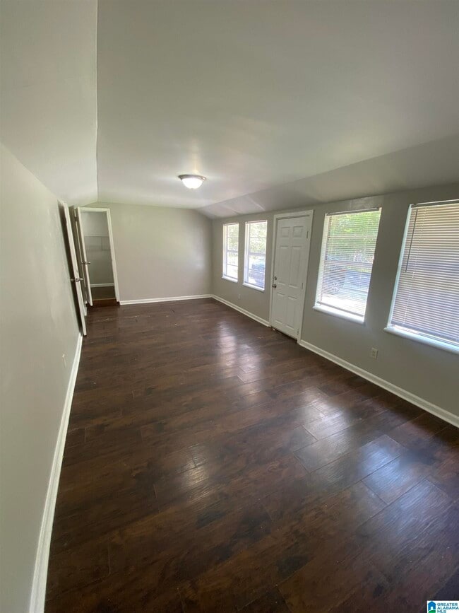 Building Photo - 139 Elrie Blvd