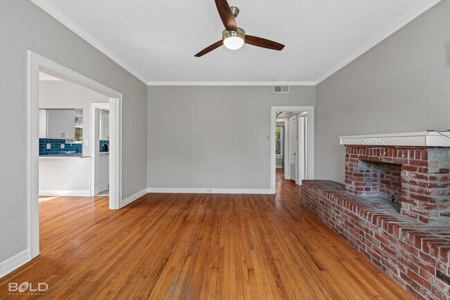 Building Photo - Check Out this 3 bed 2 bath!!