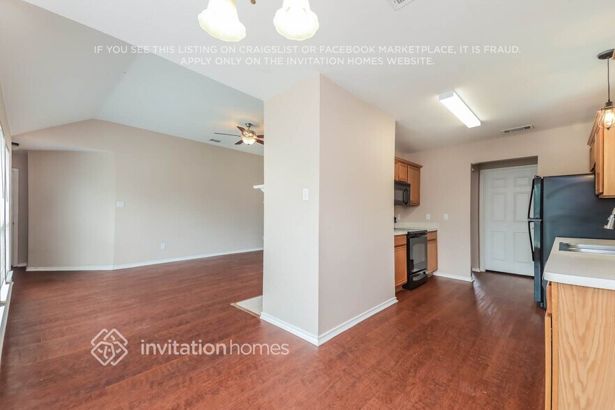 Building Photo - 7414 Bryn Mawr Dr