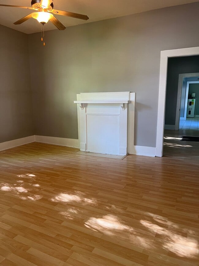 Building Photo - 3 Bed/1 Bath House