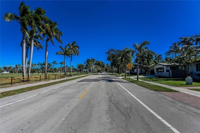 Building Photo - 1410 Polk St