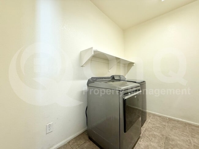Building Photo - 4805 W Alicia Dr
