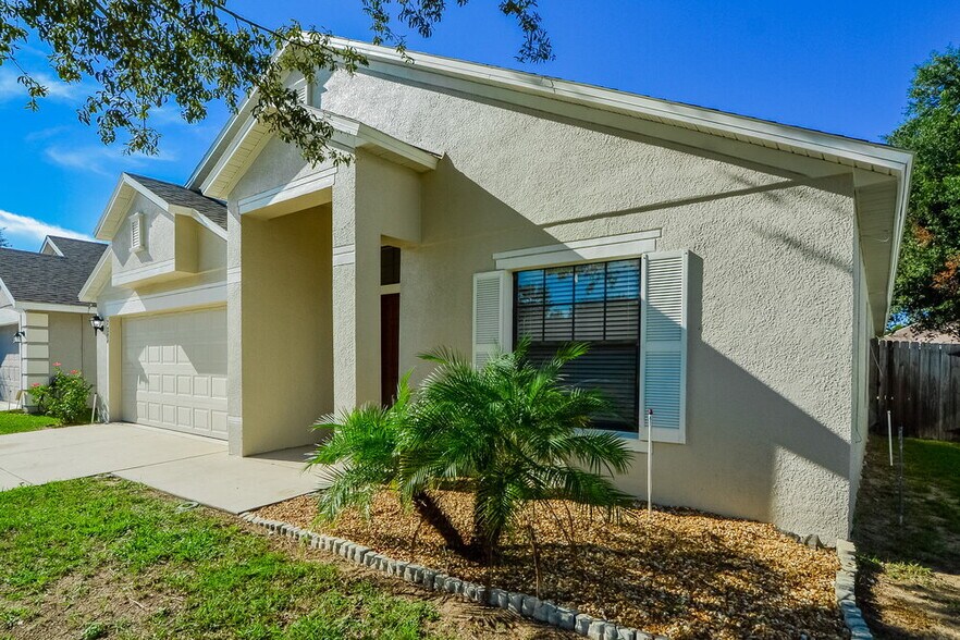 Building Photo - 2296 Bracknell Forest Trail