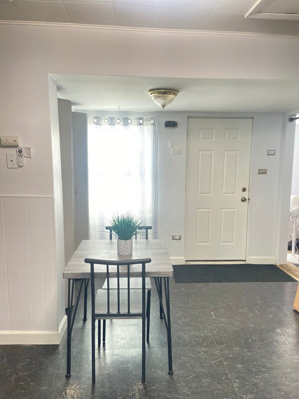 Building Photo - 2823 S Loomis St