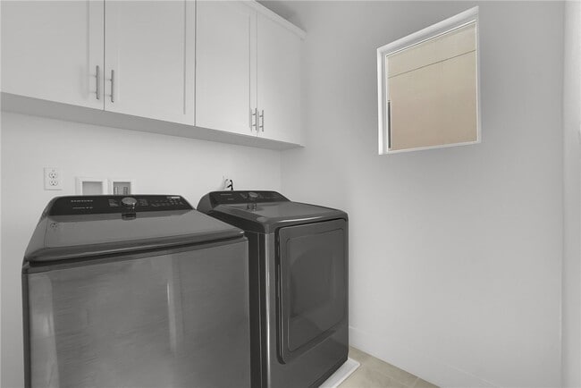 Building Photo - 140 Allusion