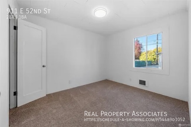 Building Photo - 911 E 52nd St