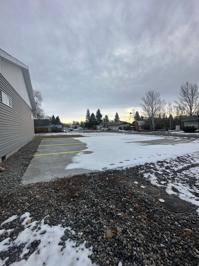 Building Photo - NEW LOWER PRICE~~Brand New & Charming 2 Bedroom, 2 Bathroom Unit in St. Anthony!