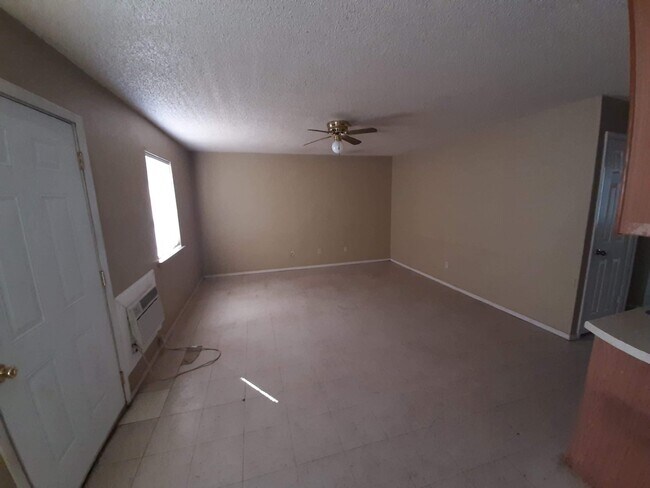 Building Photo - Cozy 2 Bedroom Apartment in Bono, AR with 710 Sq Ft and Full Bathroom!