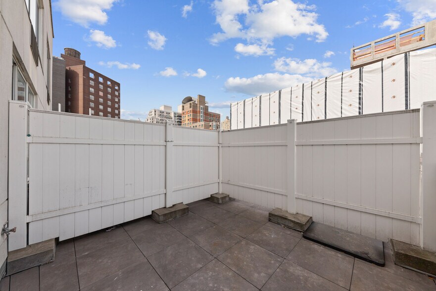 Building Photo - 19-23 Saint Marks Place-SI ID1499939P