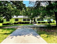 Building Photo - 487 Huntingridge Rd