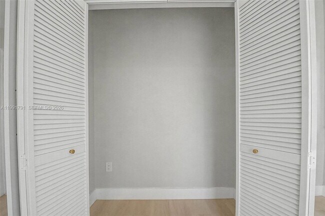 Building Photo - 694 NE 76th St