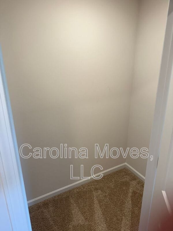 Building Photo - 555 Yellow Fox Rd