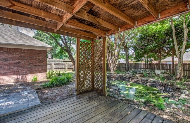 Building Photo - 5624 Annandale Dr