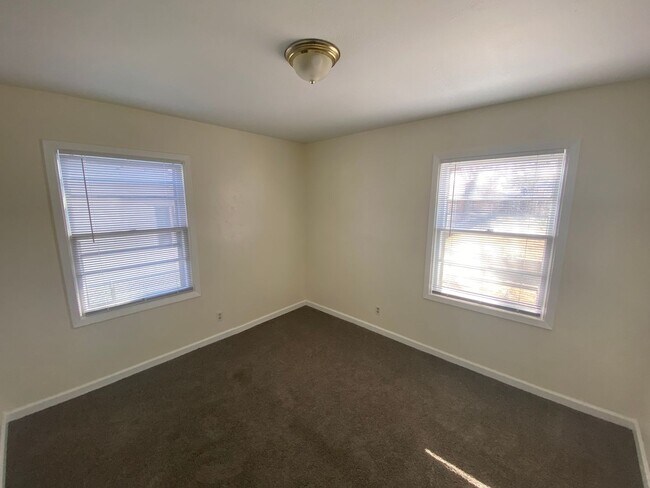 Building Photo - 710 Hood Ave