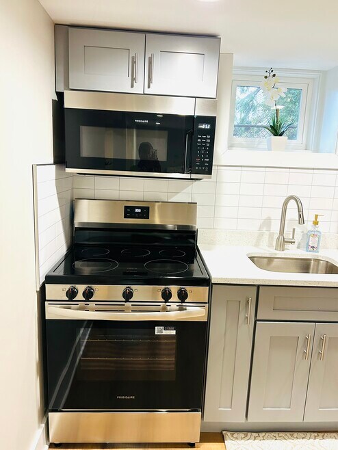 Building Photo - 1516 Hamilton St NW