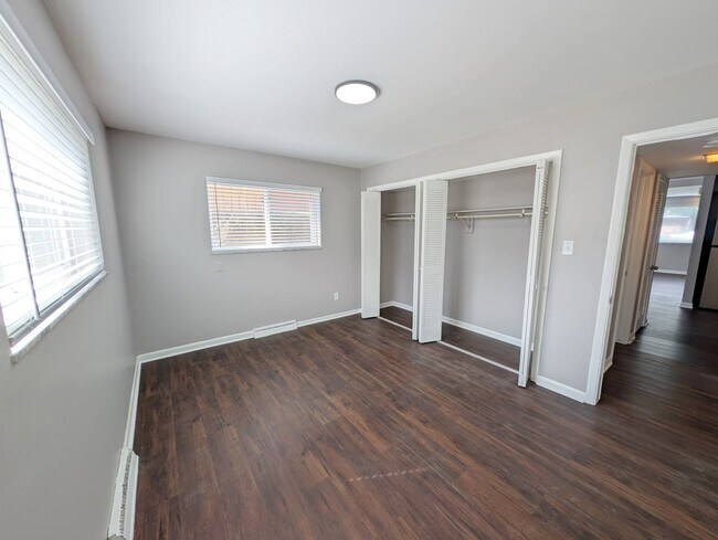 Building Photo - 110 Cromwell Pl