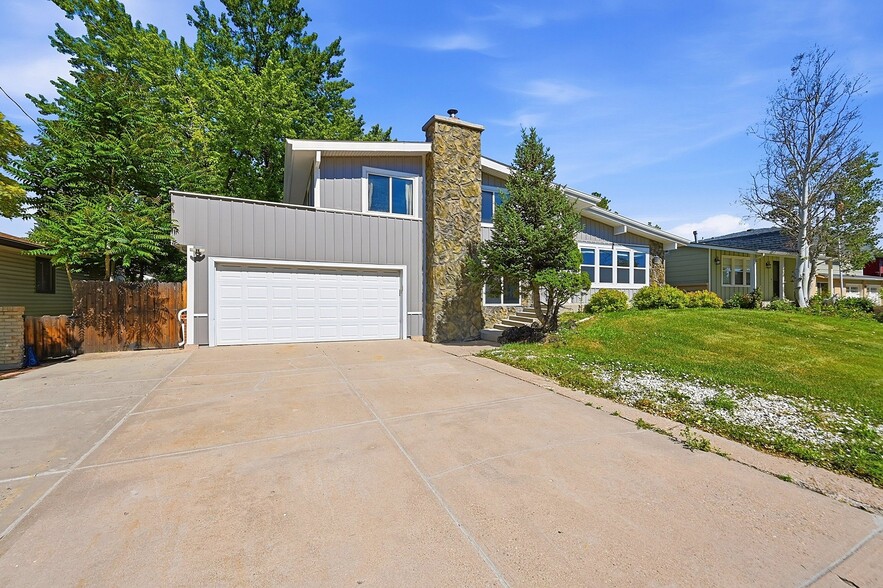 Building Photo - 9547 W Kentucky Dr