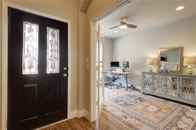 Building Photo - 18505 McKay Cove