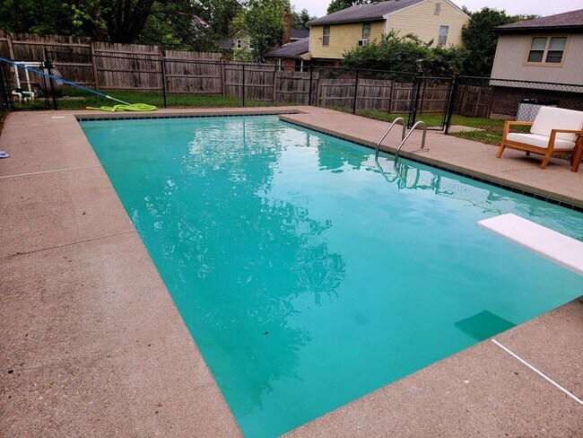 Building Photo - Spacious 3 Bedroom with Outdoor Pool in Mason